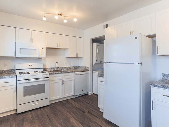 2nd image of 400 Hilltop Dr #4462960