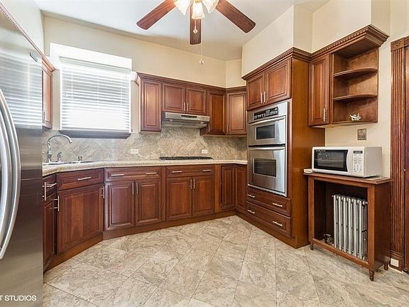 4th image of 3614 N Whipple St #2