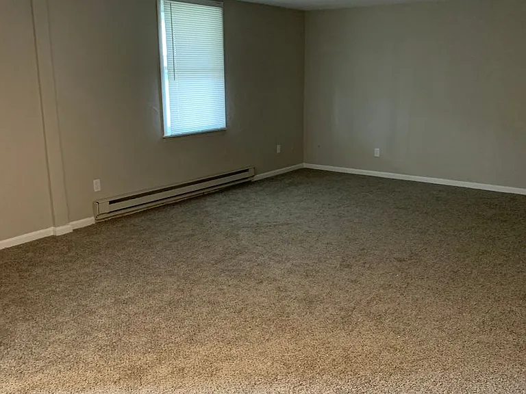 661 Washington Ave — Photo 3
