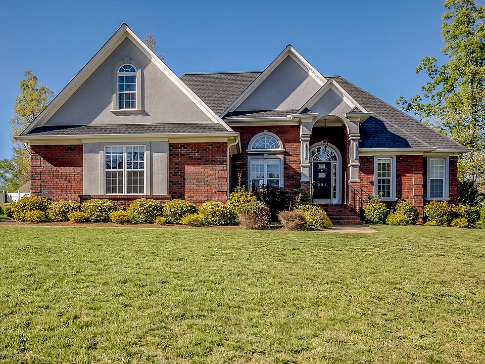 1st image of 208 Kaitlyn Ln
