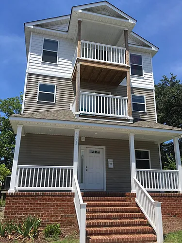 5005 Killam Ave Photo 1