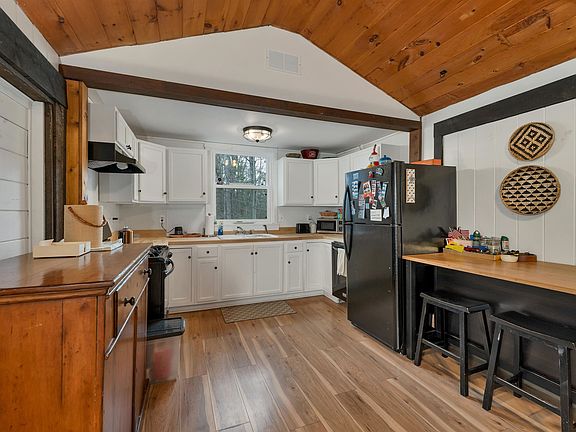 4th image of 78 Beach Pond Road