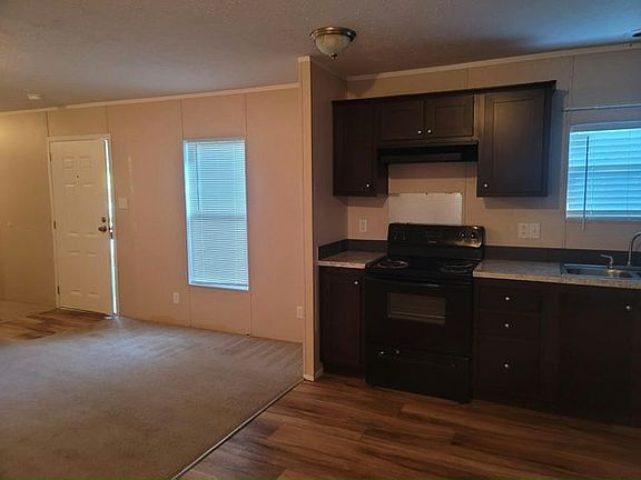3rd image of 104 Redwood Ter #286