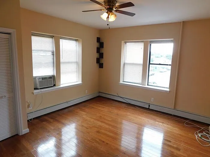 305 Milburn Ave #5 — Photo 3