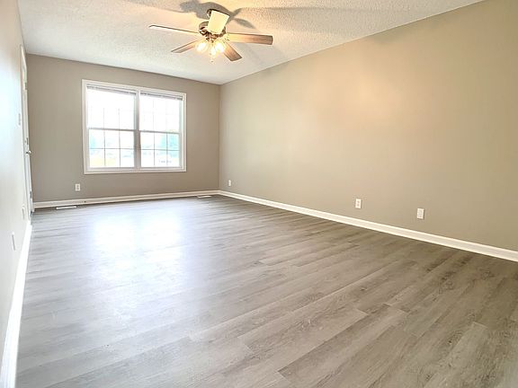 4th image of 1125 Lamont Ct