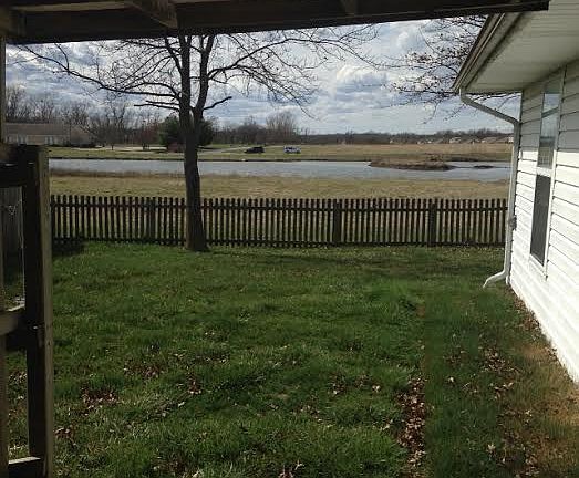 2nd image of 108 NW Parker Dr