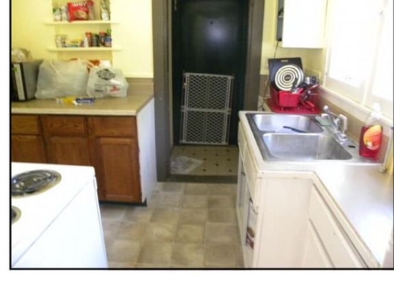 3rd image of 127 Beach Dr