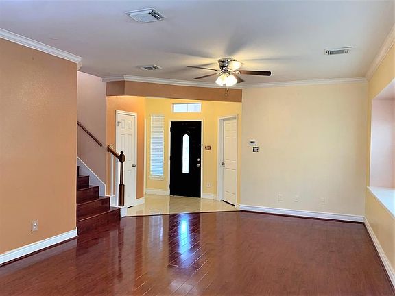 5th image of 7143 Sun Village Dr