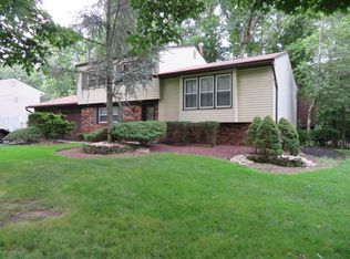 16 Becket Rd, Manalapan, NJ 07726