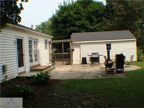 4th image of 2775 Brentwood Ave
