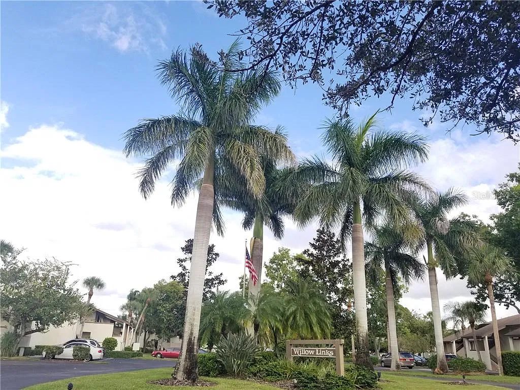 2 bed, 1272 sqft, $1,890 — Photo 2