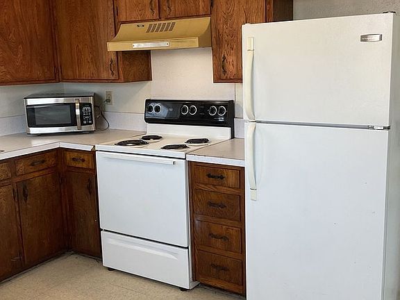 3rd image of 601 Westview Cir #Ad