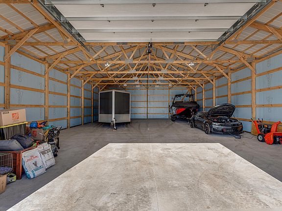 4th image of 34529 Retriever Rd