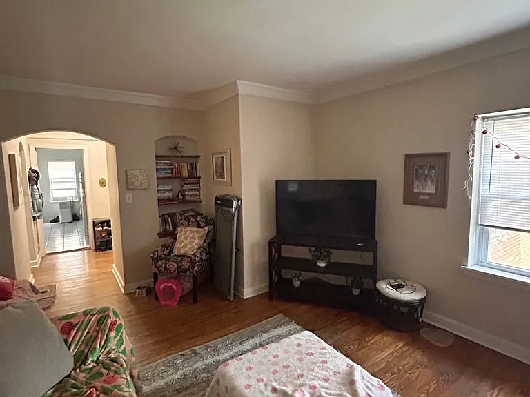 5425-33 W Martin Dr — Photo 8