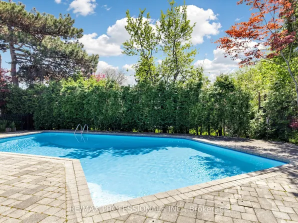26 Abilene Dr, Toronto, ON M9A 2M8