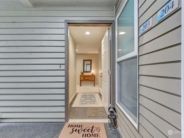 210 Mountain Park Boulevard SW #F203, Issaquah, WA 98027