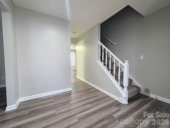 3rd image of 1907 Misty Vale Rd