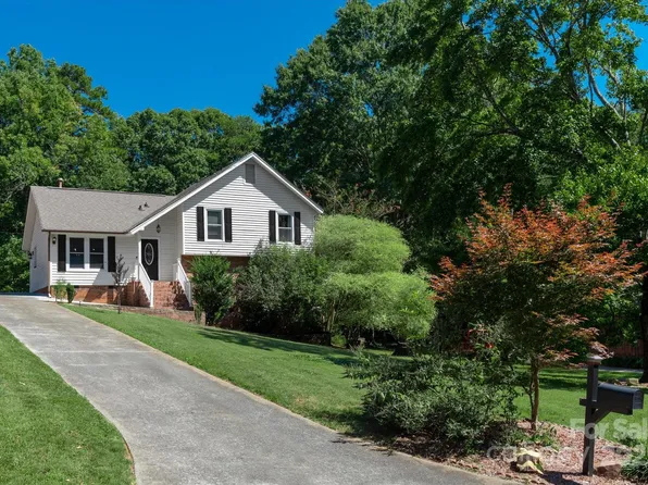 13423 Idlefield Ln, Matthews, NC 28105