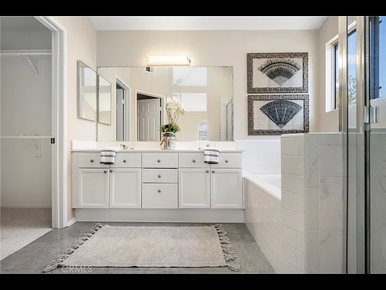 811 N Siavohn Dr — Photo 10