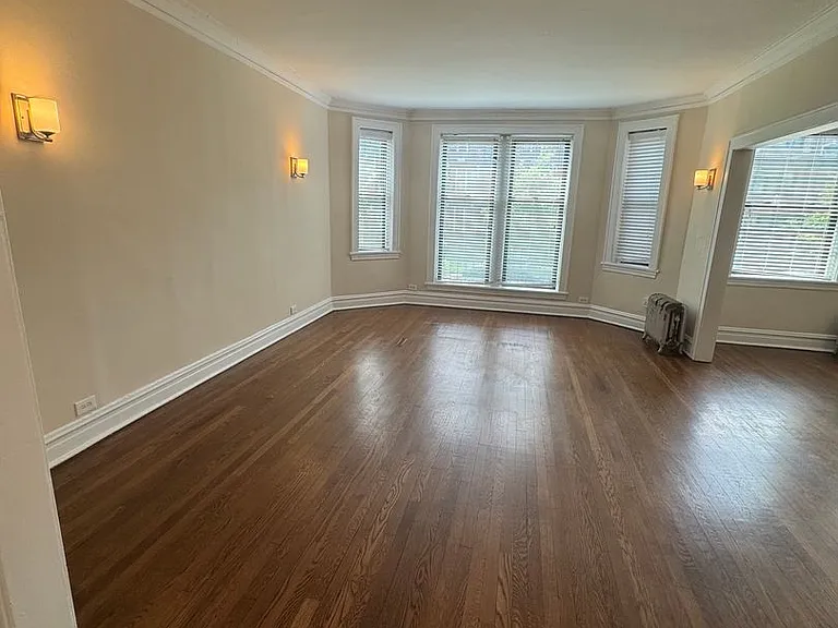 605 Hinman — Photo 51