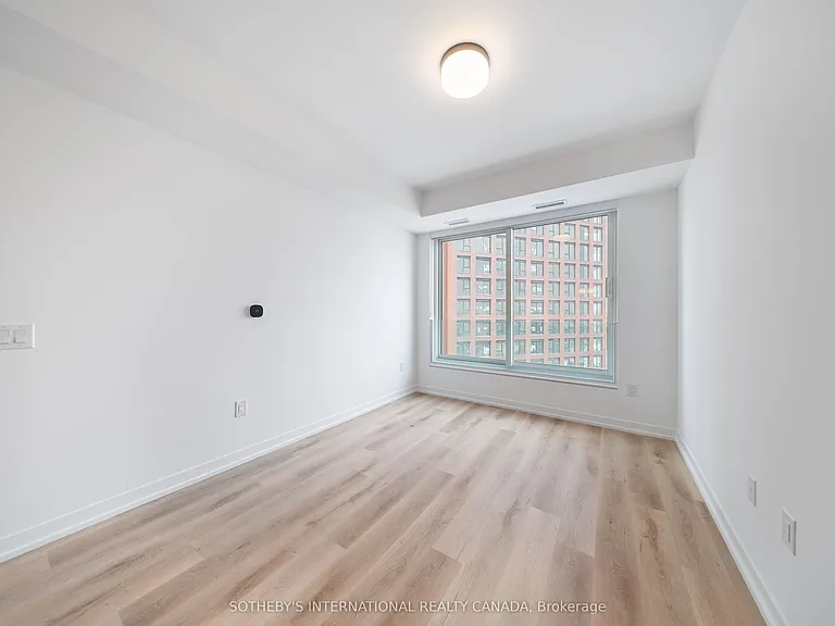 5 York Rd #1711 — Photo 11