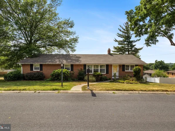 625 Skyview Dr, York, PA 17406