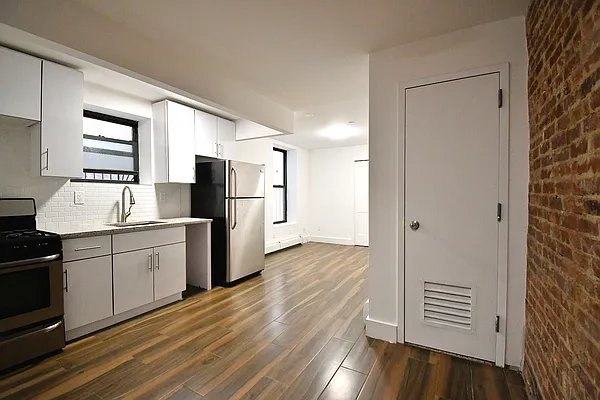 Rented by Voro, LLC | media 8