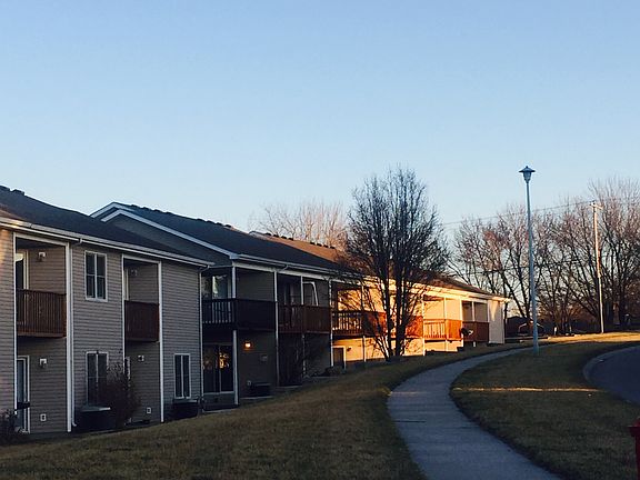 2nd image of 544 Lakeside Dr #40