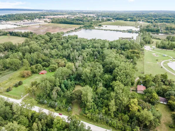 3363 Carrigan Rd, Fort Gratiot, MI 48059