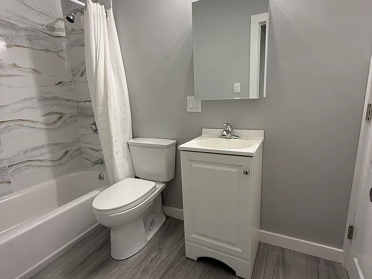 565 Hyde Park Ave #2 — Photo 8