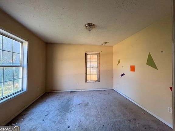 4th image of 17 Collins Rd