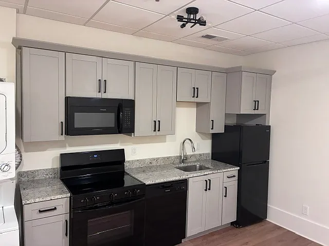 775 W King St #1105 — Photo 4