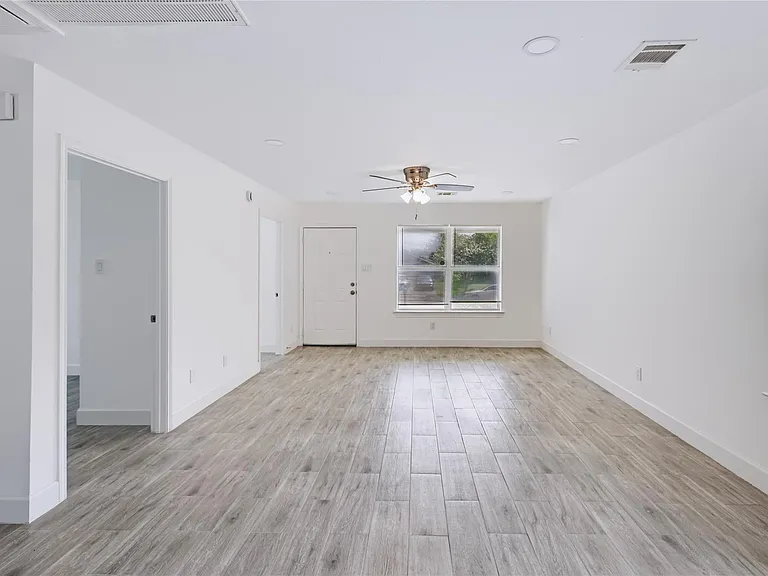 11522 Mosscrest Dr — Photo 3