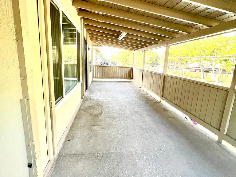 2601 W Orion Ave — Photo 29