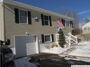 12 Neal Pl, Manchester, NJ 08759