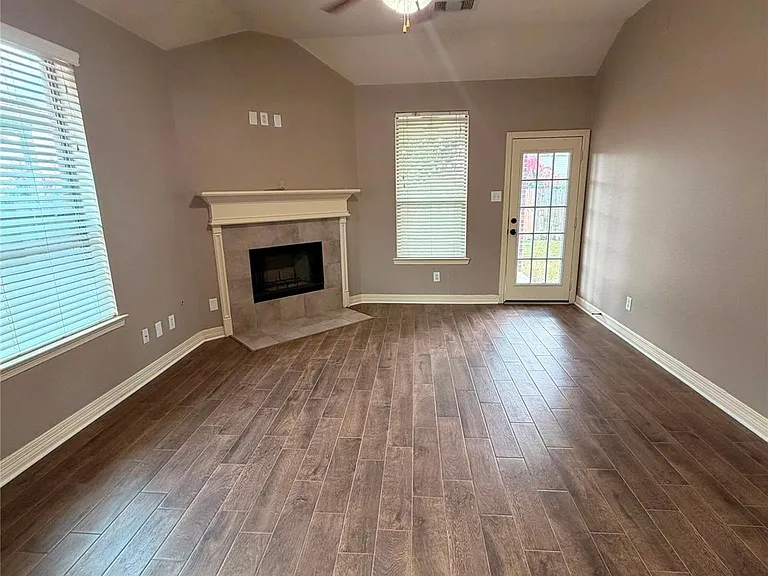 7211 Durango Creek Dr — Photo 4