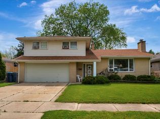 886 Mackinaw Ave, Calumet City, IL