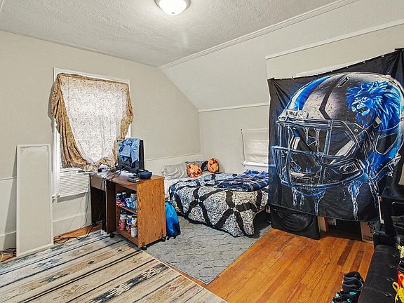4th image of 705 Pearl St