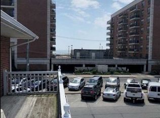 215 W Broadway APT G4, Long Beach, NY 11561