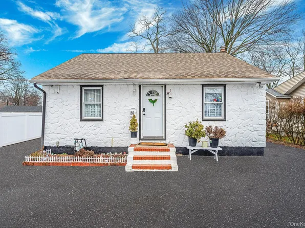 26 Smith Street, Amityville, NY 11701