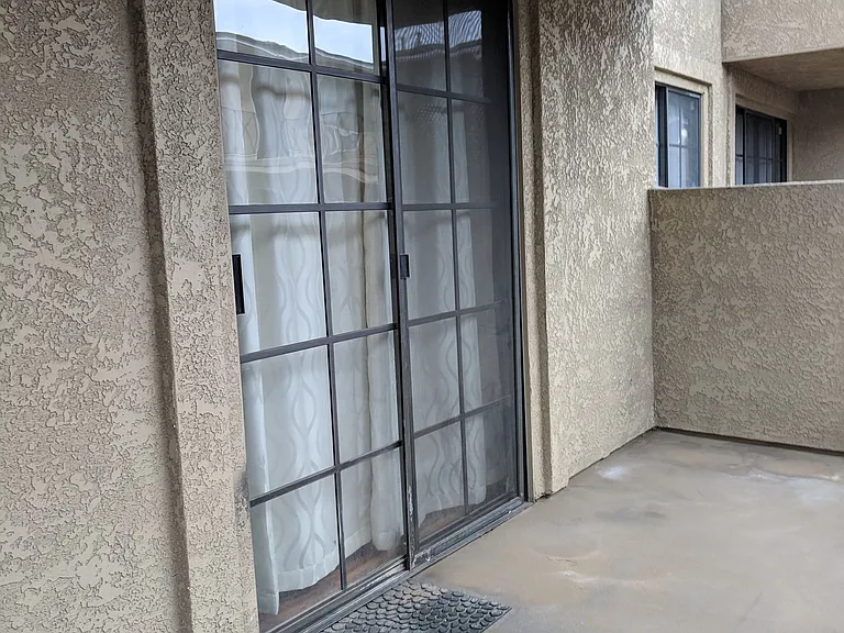 221 S Oak Knoll Ave — Photo 15
