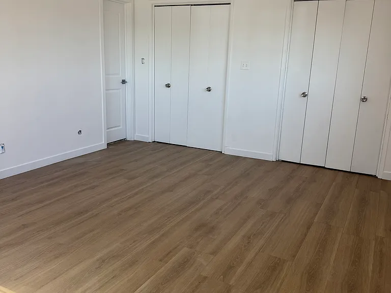 3rd bedroom double closet