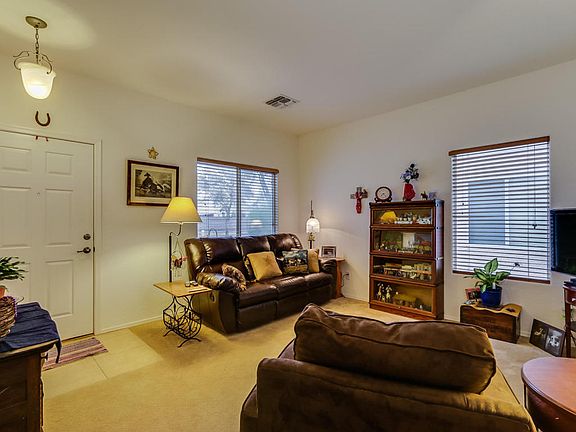 5th image of 705 W Sunset Dr