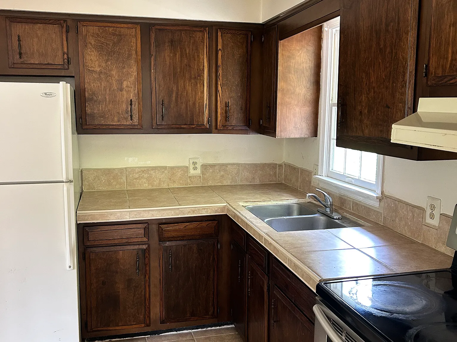 3 bed, 960 sqft, $2,000 — Photo 3