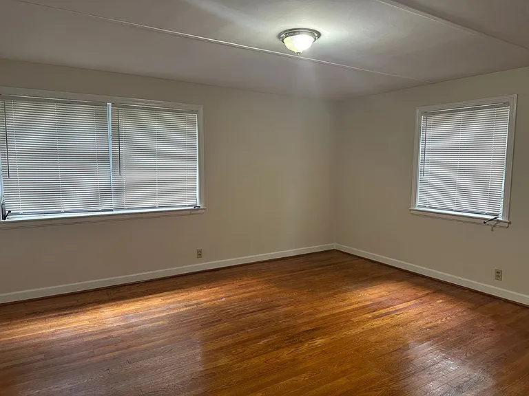 1115 Woodburn Rd — Photo 12