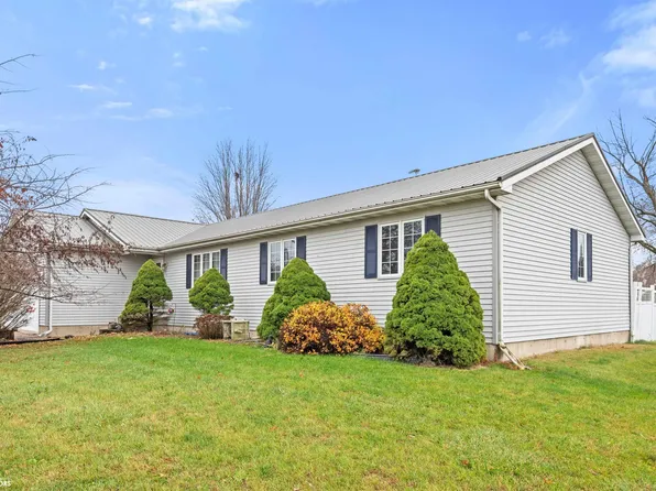 407 W Oak St, Danville, IA 52623