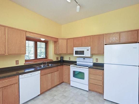 4th image of 2299 Boxwood Ave E