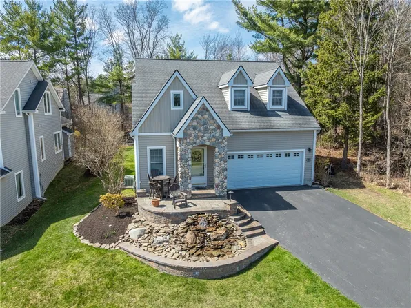 5572 Lakewood Trl, Canandaigua, NY 14424