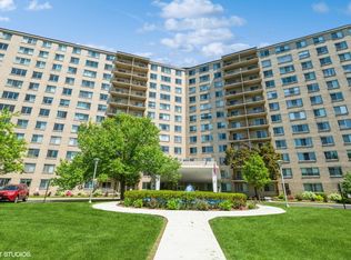 6933 N Kedzie Ave APT 110, Chicago, IL 60645