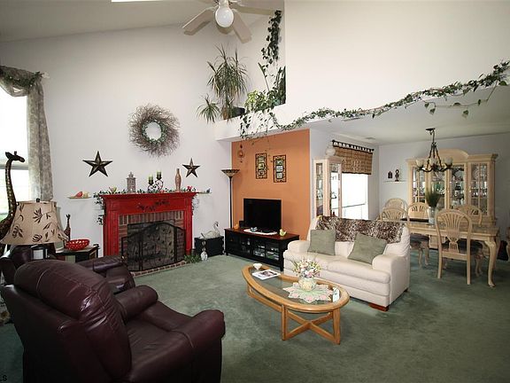 2nd image of 565 Stonewall Dr